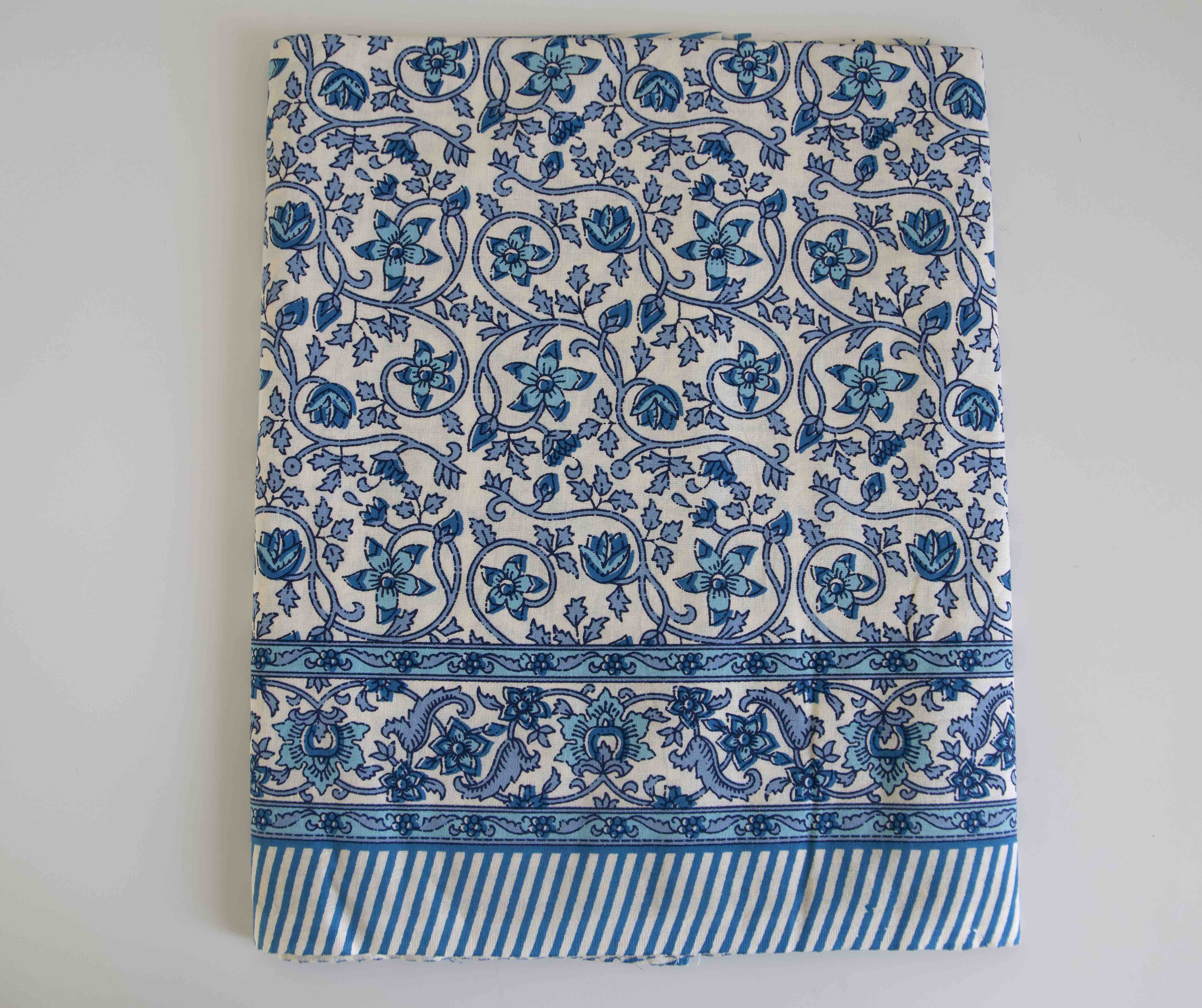 nappe coton à fleurs bleues