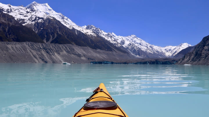 Glacier Kayaking in New Zealand (Image: u/Vascostud on Reddit).