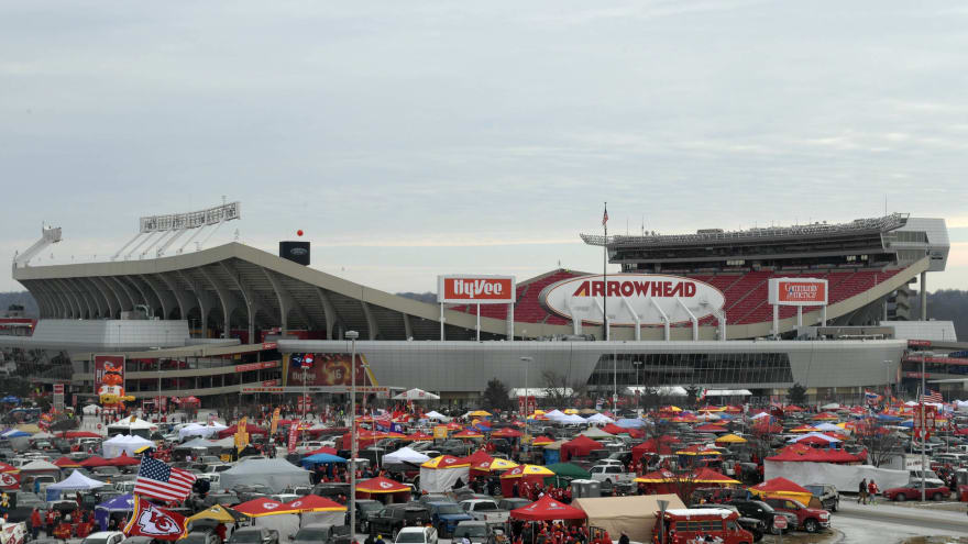 Arrowhead Stadium To Get Up To 4 5 Inches Of Snow For Broncos Vs Chiefs Yardbarker