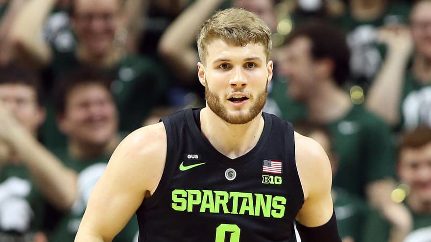 Sports World Reacts To Horrific Injury For Kyle Ahrens Of Michigan