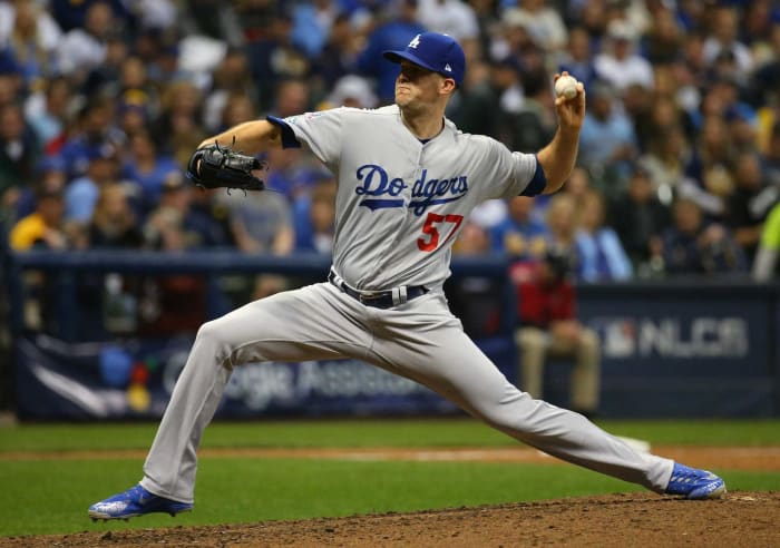 2015: Dodgers acquire Alex Wood and six other players from the Braves for Hector Olivera and prospects