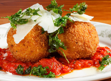 Study Abroad Reviews for Regis College: Florence - Food and Culture