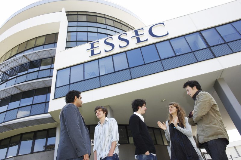 ESSEC Business School: Cergy-Pontoise - Direct Enrollment & Exchange