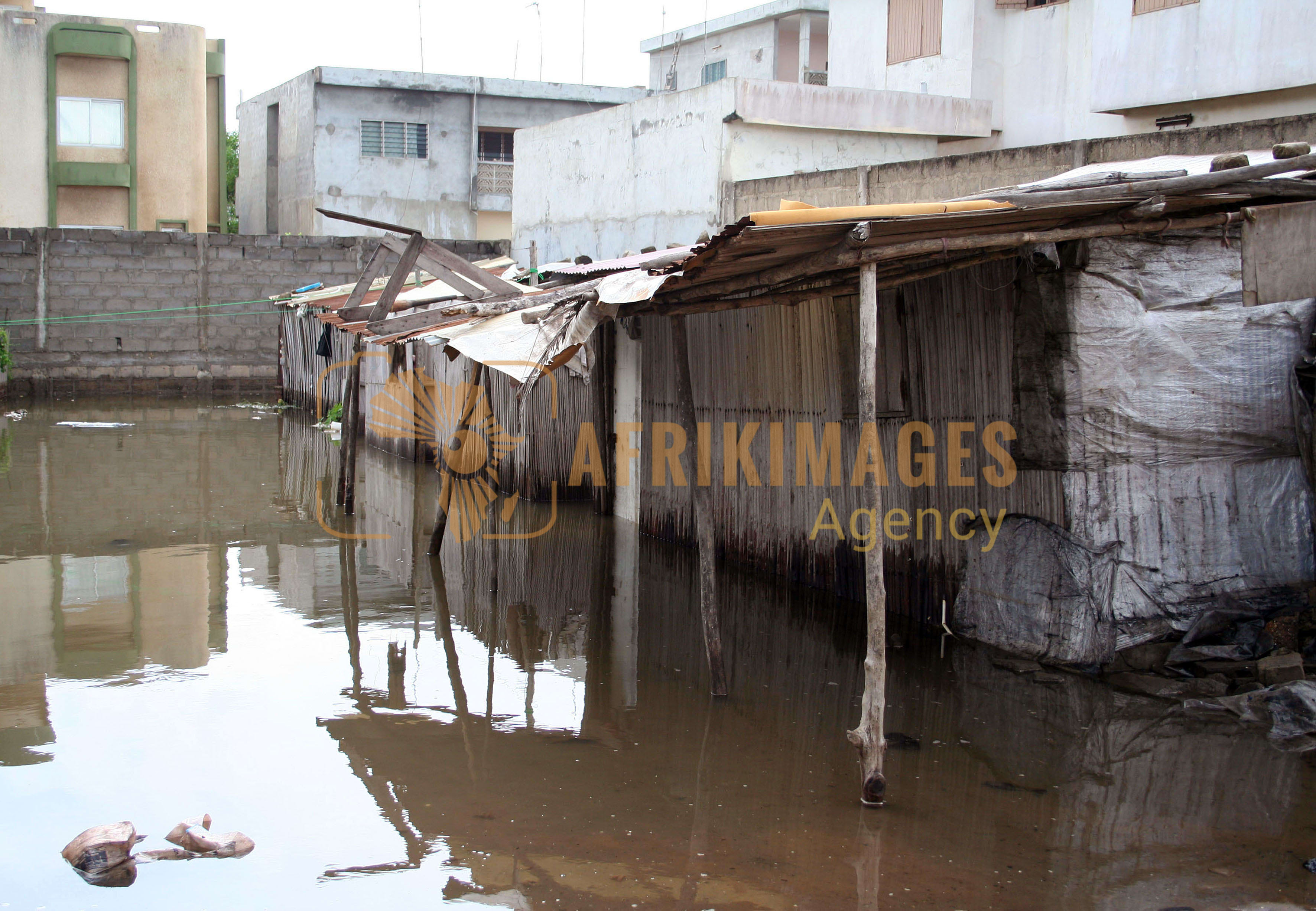 Afrikimages bénin /incendies & inondations