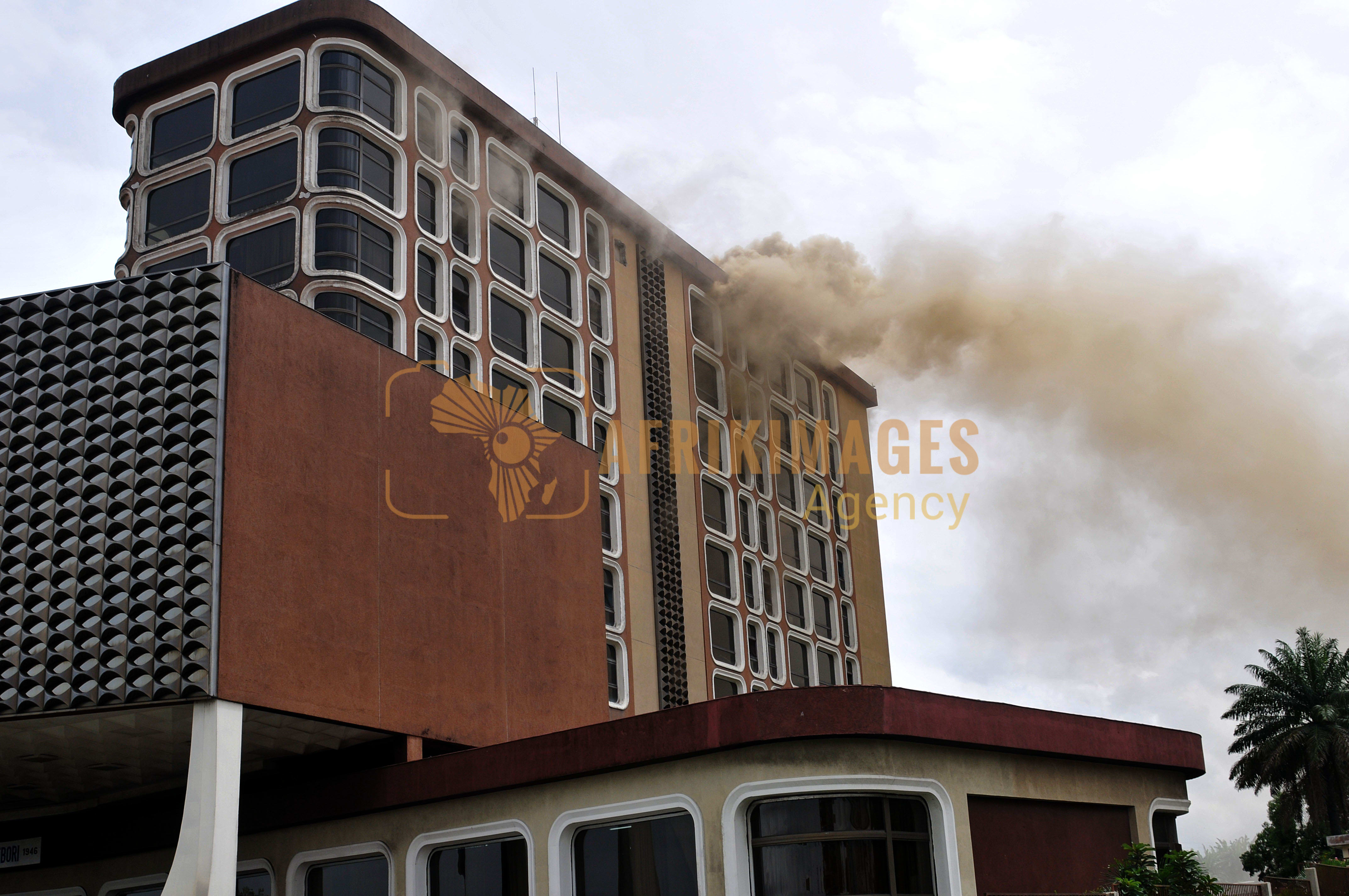 Afrikimages gabon /incendies & inondations
