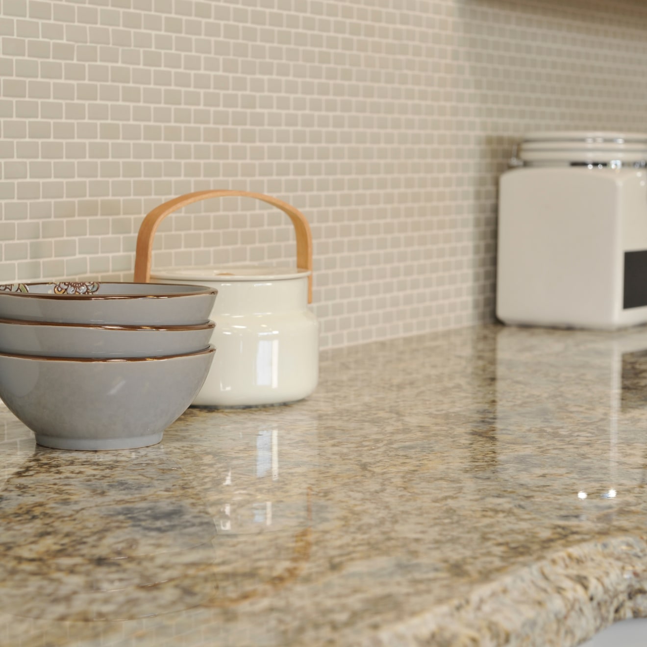 Colonial shop cream granite