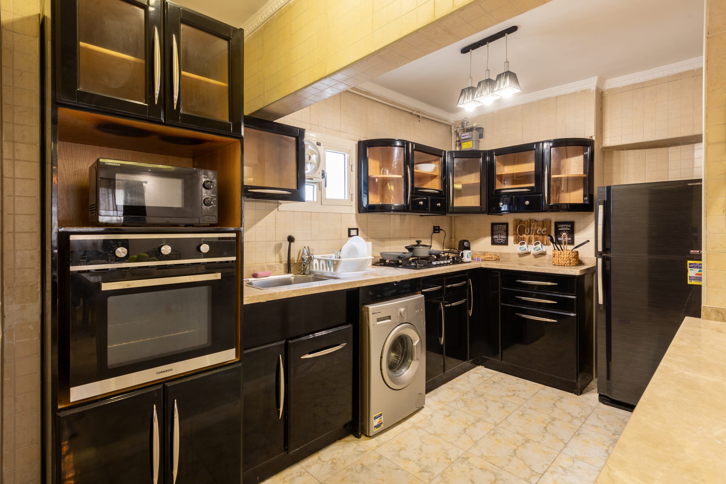 Play Foosball & Do Yoga - 1 BR Apt. - Free Airport Pickup! 6