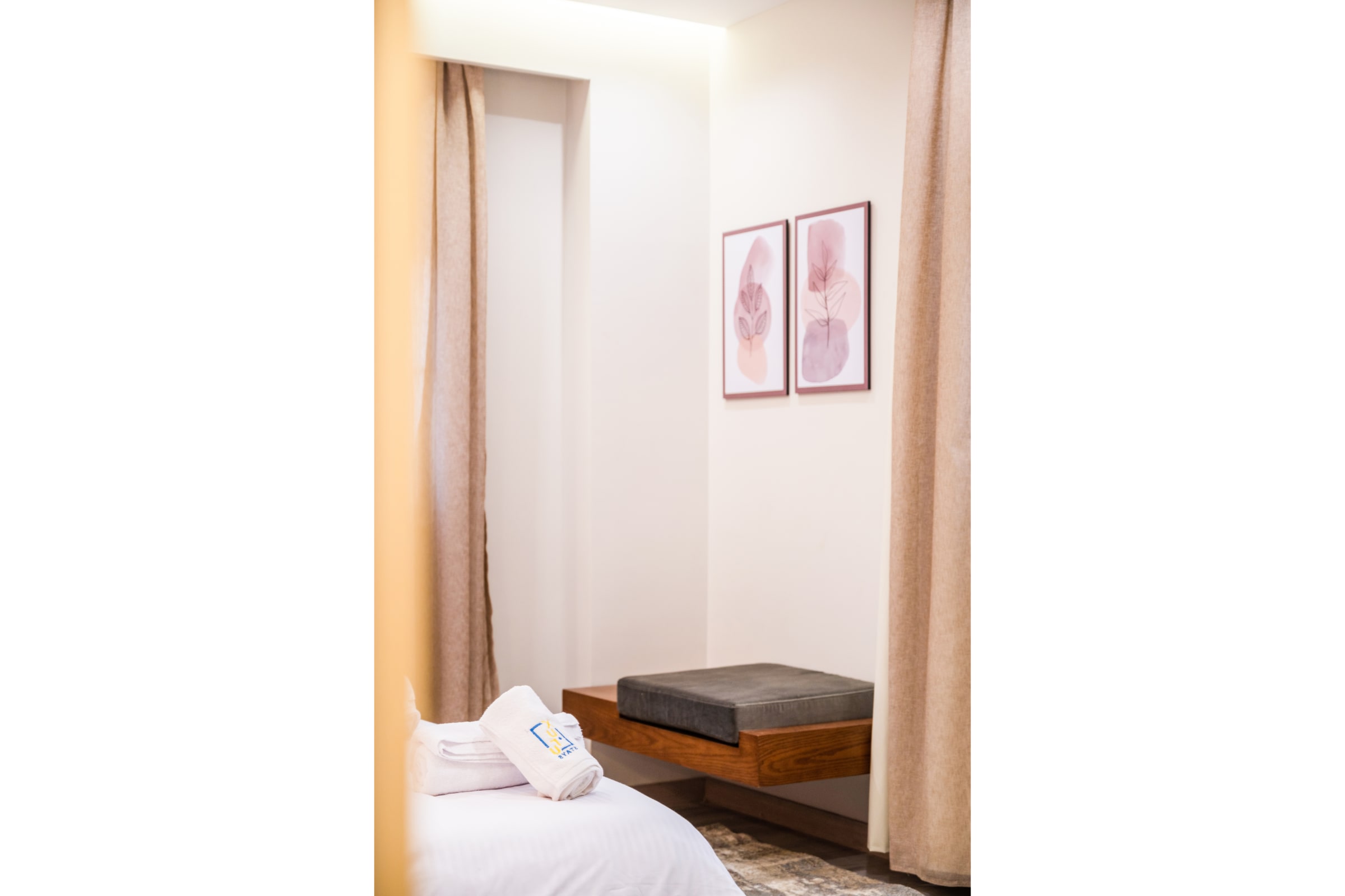 The Sleek & Ritzy 2 BDR | 15 min from CAI Airpt. — Apartment in 6 Al Nakhil new cairo, Cairo, Egypt — photo 46