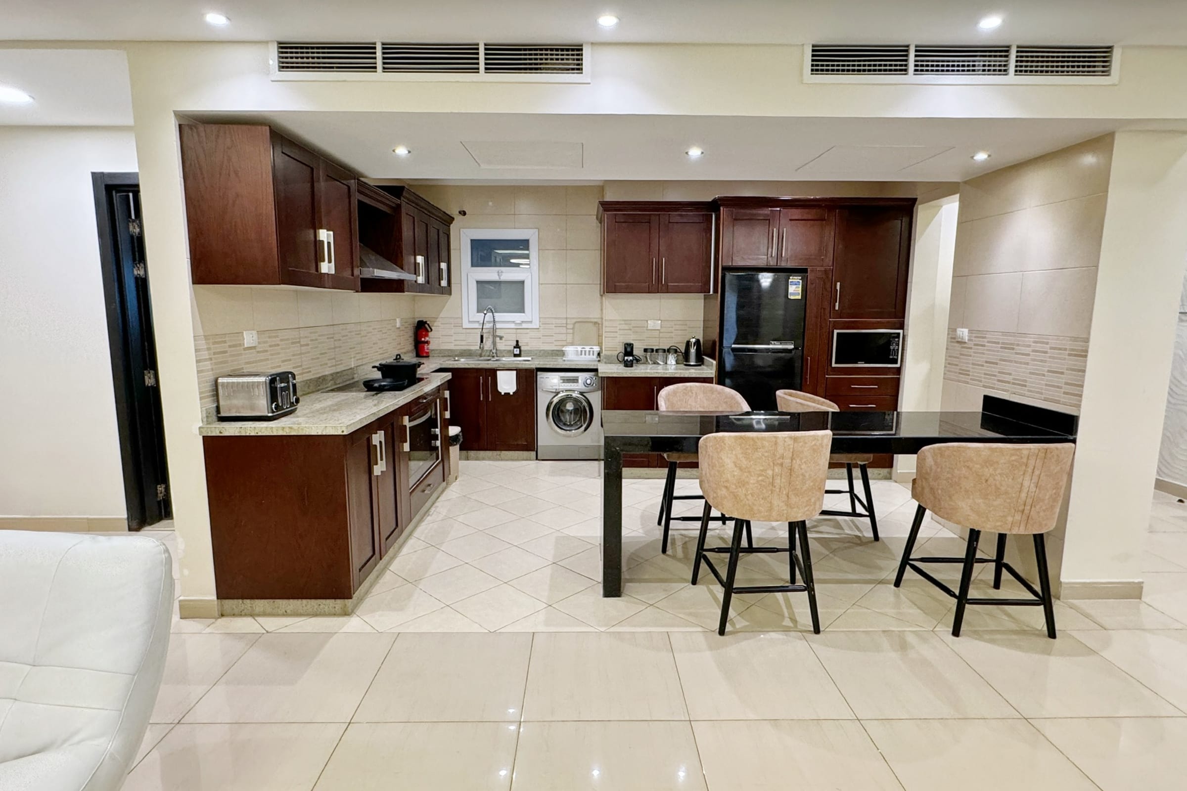 Calm & Classy 2BR - 5 min to Airport — Apartment in Plot 1258 El-Nasr Rd, Sheraton Al Matar, El Nozha, Cairo Governorate 11799, Egypt, Cairo, Egypt — photo 7