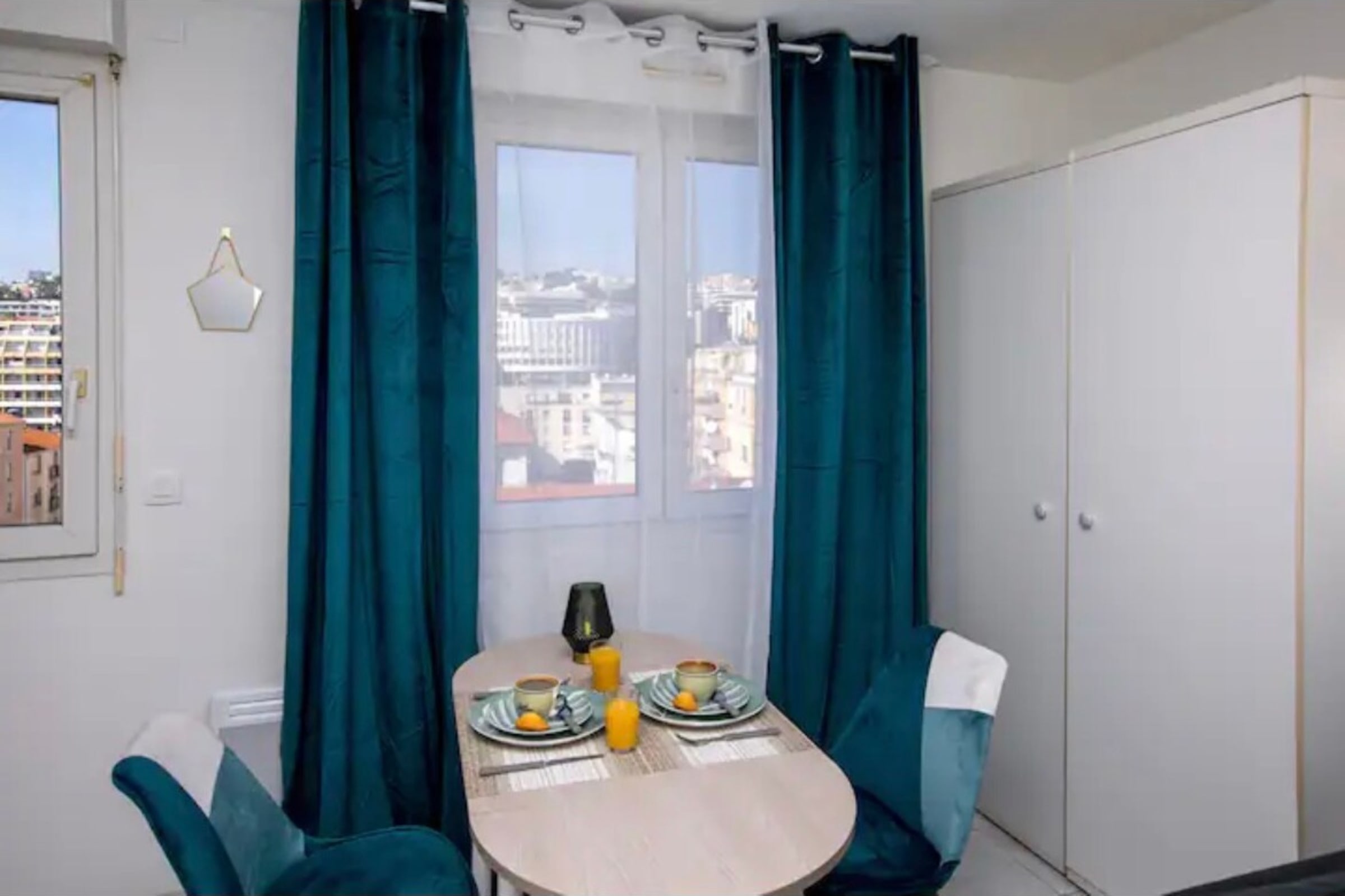 S 2P NICE WC - L'ESCAPADE
