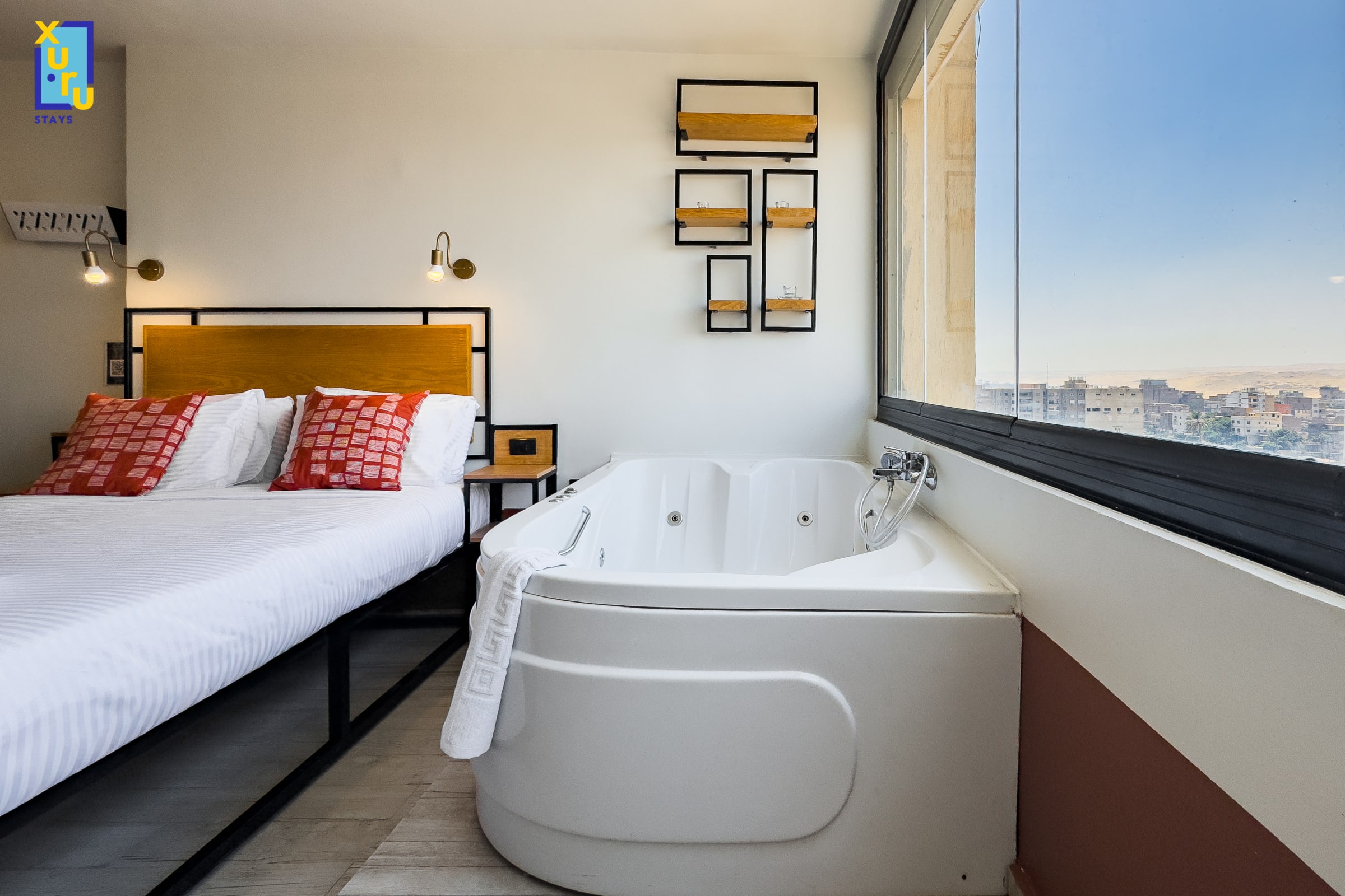 Jacuzzi Studio By The Historic Pyramids (Apt.3) 5