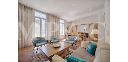 REF 1479 - Cannes centre-ville - appartement entièrement rénové