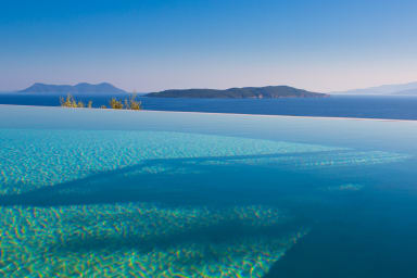 Unforgettable scenery and moments of relaxation in the swimming pool