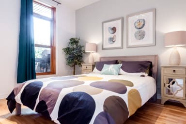 Bedroom 1. Queen size bed.