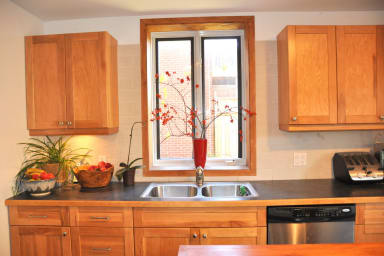 Chic and luminous kitchen! Dischwasher, Microwave, Espresso machine and...