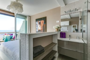 Salle de bain-studio Blue beach heliopolis -Naturisme Cap d'Adge.