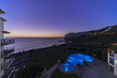 Swimming Pool and sea view