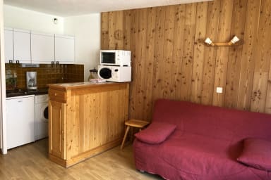 kitchen and livinfg room