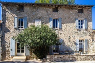 Mas provençal typique