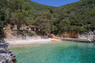 Villa Trianda, ένα αληθινό κόσμημα μόλις 27 σκαλιά από την θάλασσα