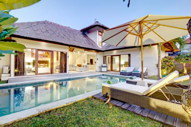Villa Nolan | 3 bedroom private villa in Padonan Canggu Bali