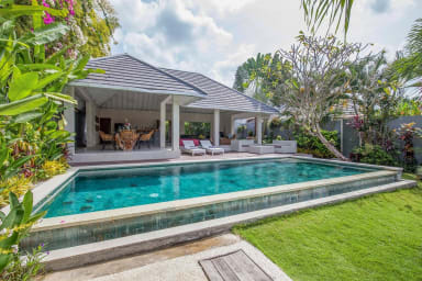 Villa Imbuh 2 | 3 bedroom private luxury villa in Berawa Canggu