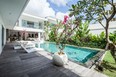 Villa Clemence | 4 bedroom luxury villa walk distance to beach Berawa Canggu