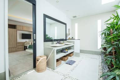 Villa Clemence | 4 bedroom luxury villa walk distance to beach Berawa Canggu