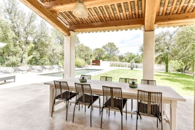 Covered terrace with large table