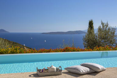 Villa Medusa with amazing seaview & salt water pool!