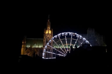 vue de la cathédrale de nuit !