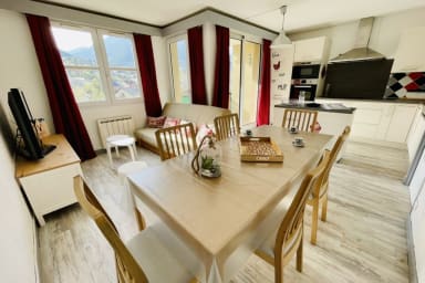 Bright 50 M² With Balcony And View On The Valley - Briançon