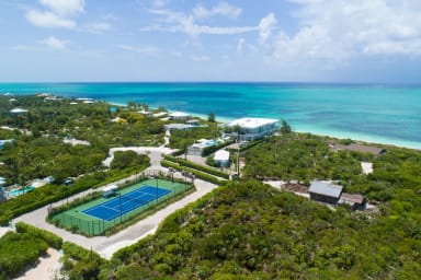 Impulse Beach Estate // High-end Luxury Beachfront on Grace Bay 