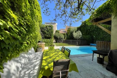 Location saisonnière à Lambesc - Terrasse côté piscine - Serenity Rentals