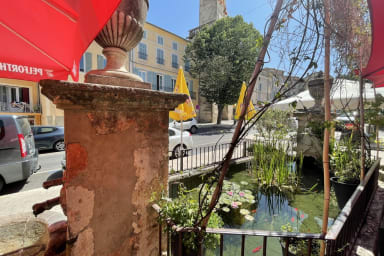 Location saisonnière à Lambesc - Full Moon Café- Serenity Rentals