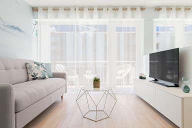 Vue du salon et du balcon