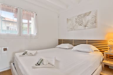 Confortable chambre avec lit double queen size