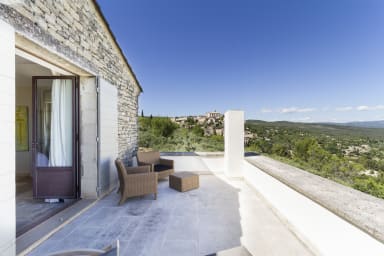 Propriété exceptionnelle a louer a Gordes piscine chauffée
