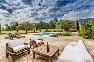 Belle villa a louer avec piscine a Oppède-Le-Vieux