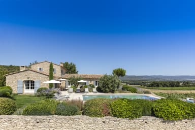Dream holiday with exceptional view Gordes heated swimming pool