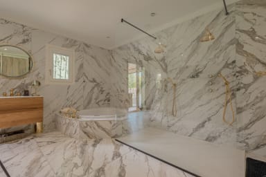Magnificent villa to rent in the heart of Provence with heated swimming pool