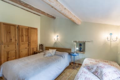 Maison de caractère a louer en Provence à Ménerbes