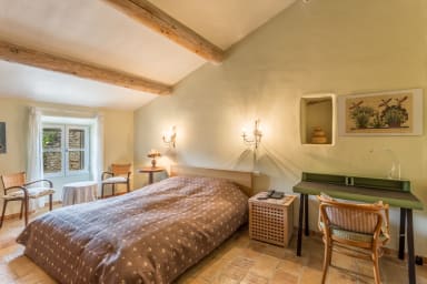 Vacances chaleureuses dans maison en pierres à Ménerbes