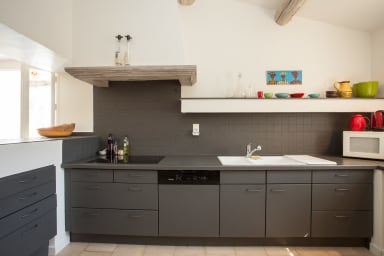 Dream holidays in a spacious stone house with heated swimming pool