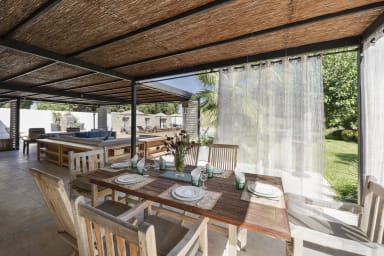 Absolute relaxation for this house to rent in the heart of Provence
