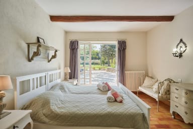 Dream holidays with swimming pool in the heart of Provence