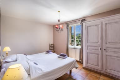 Warm and spacious house for rent in Ménerbes