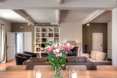 Perfume of well-being for this bastide for rent in Ménerbes
