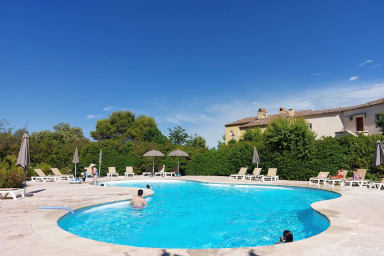 Piscine partagée, privative à la co-propriété