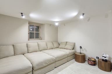 Stunning property with heated pool for rent in Menerbes